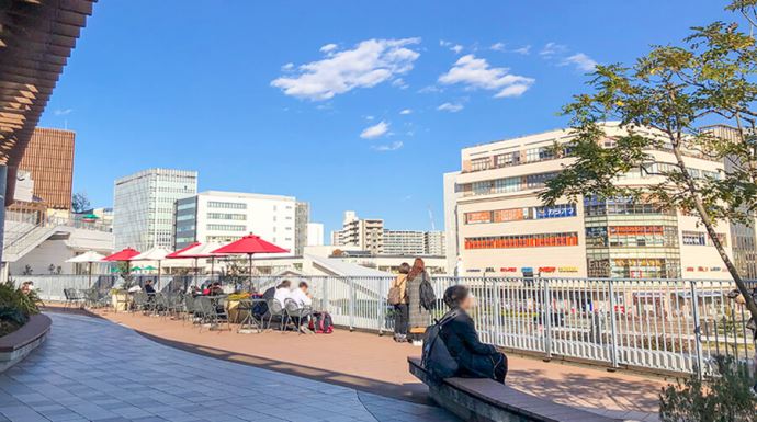 テラスモール湘南・屋外テラス席