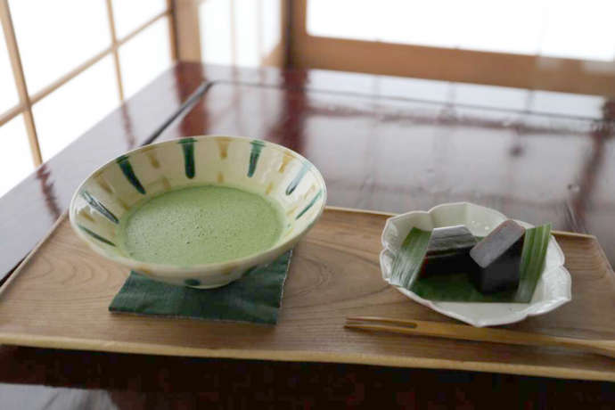 縁側カフェの抹茶セット