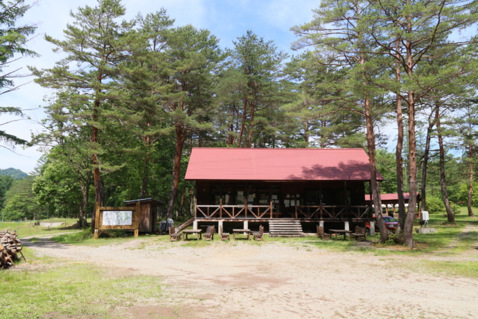 福島県昭和村にある奥会津昭和の森キャンプ場の管理棟