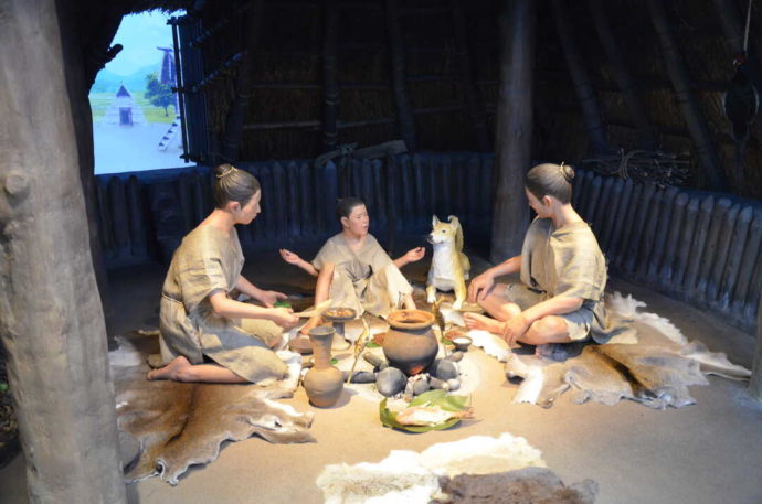 四日市市立博物館の常設展・時空街道で展示されている久留倍の村