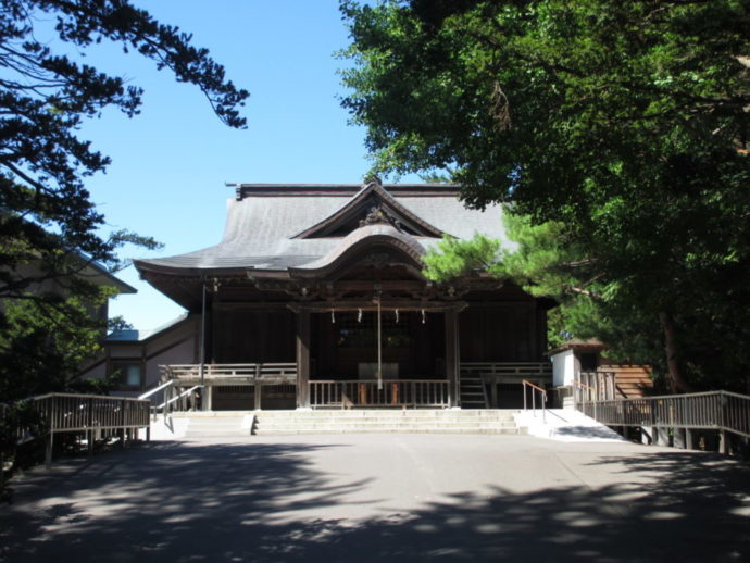 函館市にある亀田八幡宮の外観