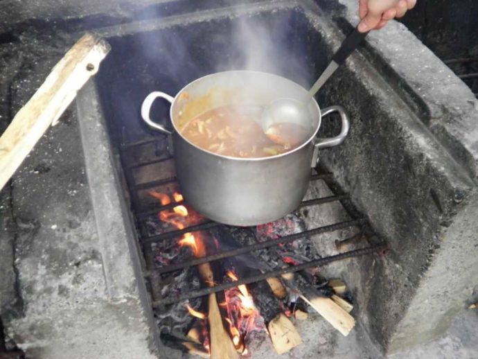 菅沼キャンプ村で食べるカレーライス