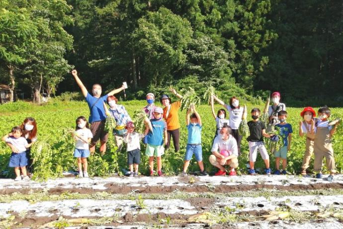 群馬県沼田市にある「皇海山キャンプフォレスト」で開催された農業体験の様子