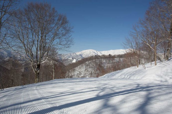 晴天の会津高原高畑スキー場