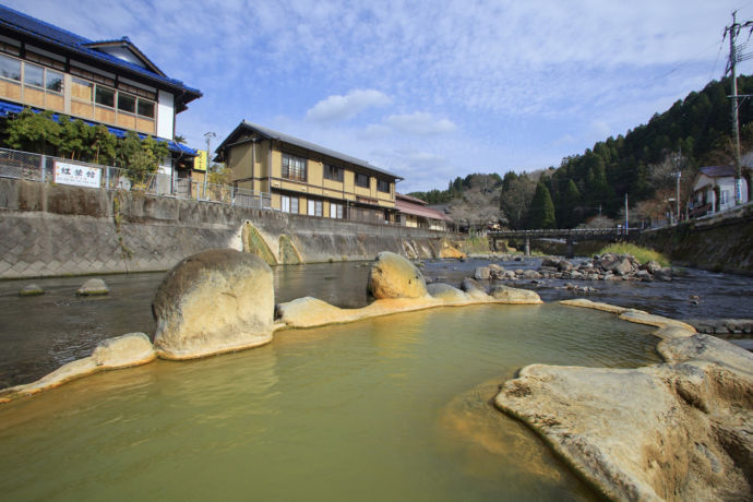 竹田市にある炭酸泉が特徴の長湯温泉