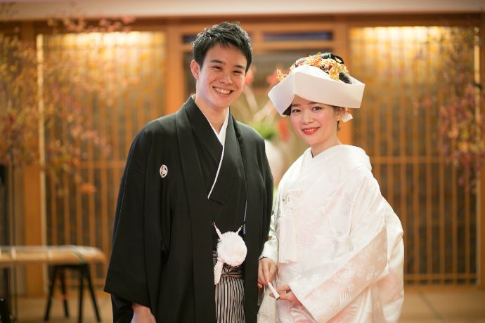 料亭玉家で袴と白無垢衣装で和婚を行う新郎新婦