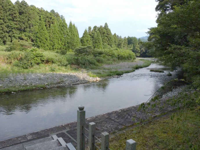 田村神社を流れる田村川