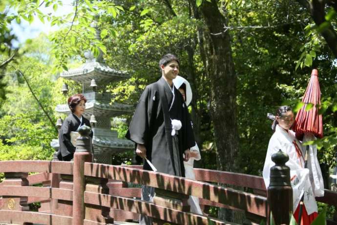 讃岐國一宮田村神社の神前式の参進の様子