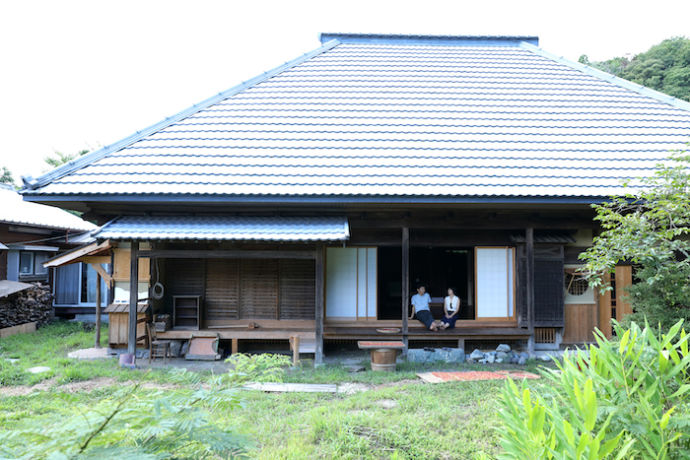 築170年の古民家「芳泉茶寮」の外観