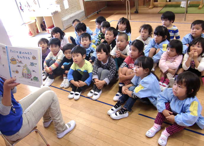 東員町で実施される読み聞かせ