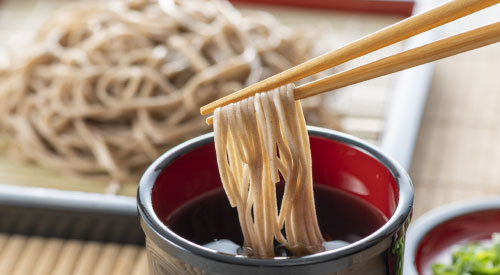 遠野ふるさと村の体験メニューそば打ちで作った蕎麦