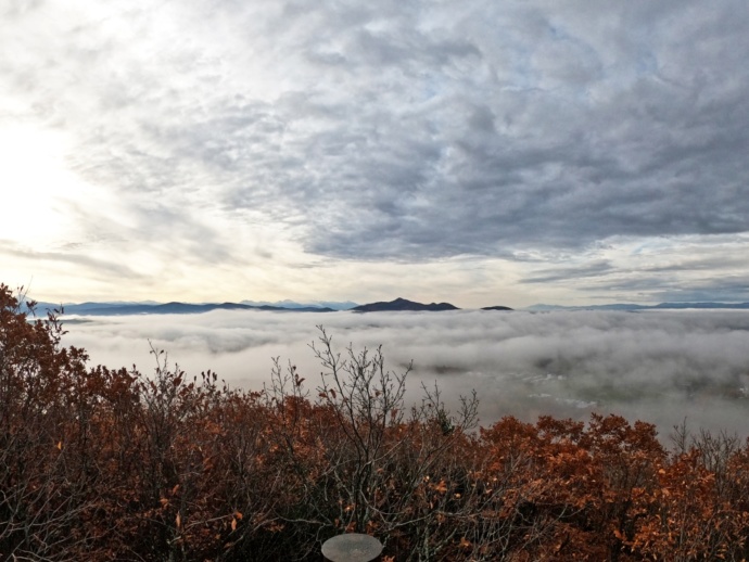 「当麻山展望台」から望む雲海（秋）