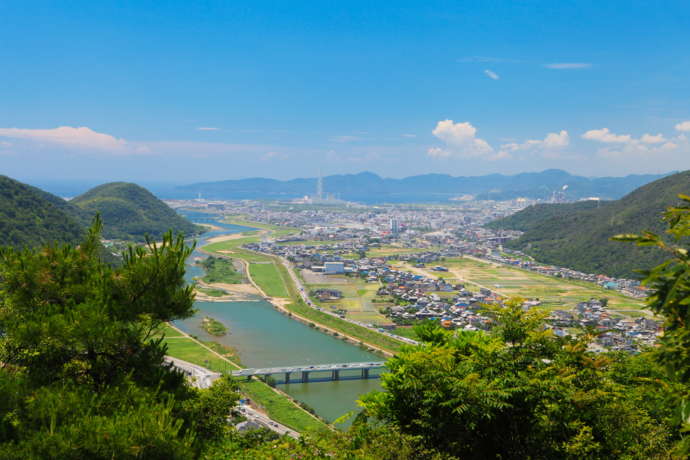 宝珠山から見下ろした赤穂市の街並み