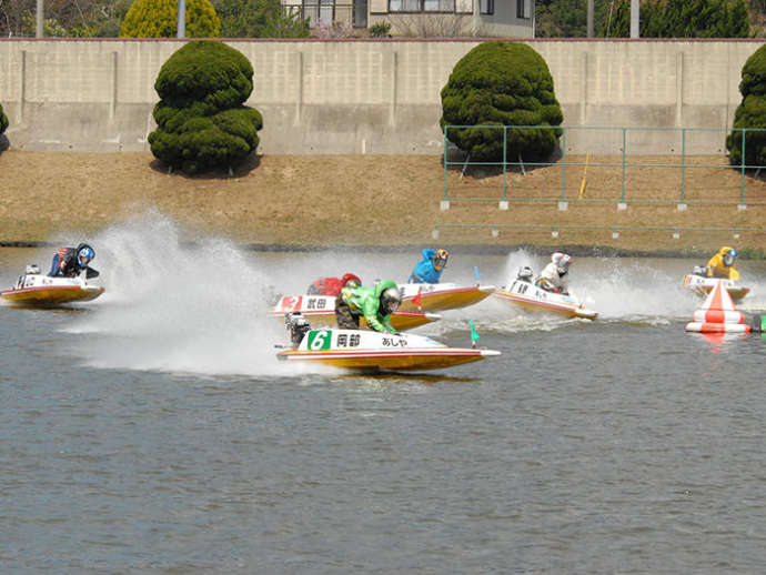 ボートレース芦屋のレース風景