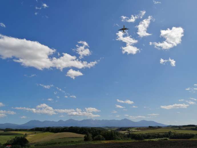 美瑛町から見える飛行機