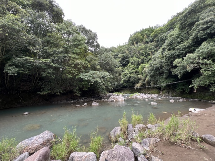 美里町にある佐俣の湯の川