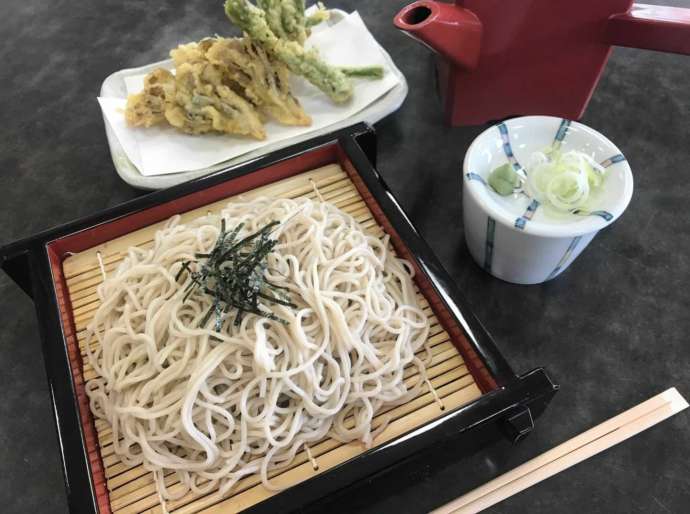 「道の駅 津軽白神」のレストランで提供される白神十割ざるそば