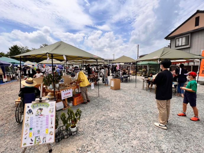 つくば市吉沼地区の「吉沼マルシェ」の様子