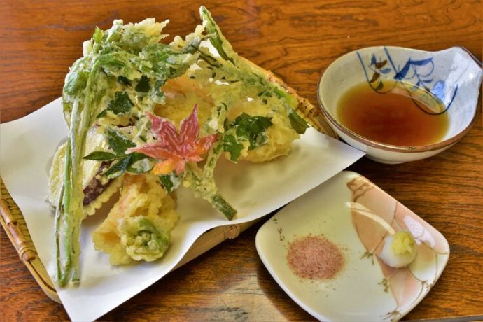 「割烹 中居屋」の人気メニュー「_天ぷら盛り合わせ」