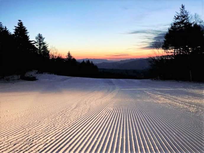 パルコールのきれいに圧雪されたゲレンデ