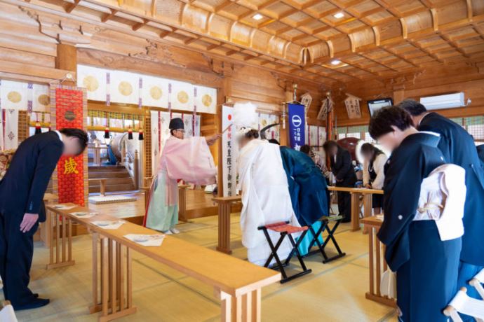 日向国一之宮・都農神社の神前結婚式の様子