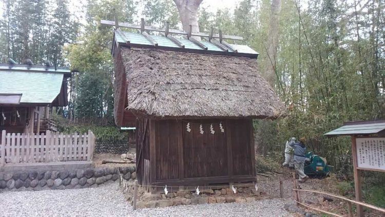 初生衣神社の織殿