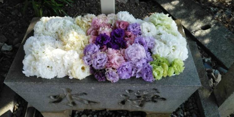 初生衣神社の花手水