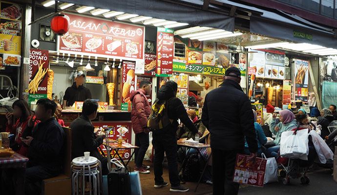 アメ横の食べ歩きデートにオススメのケバブ