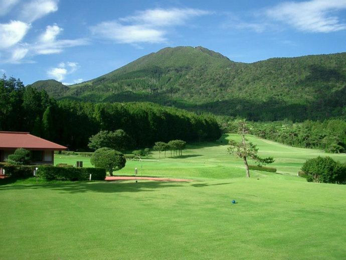 緑が美しい雲仙ゴルフ場の様子