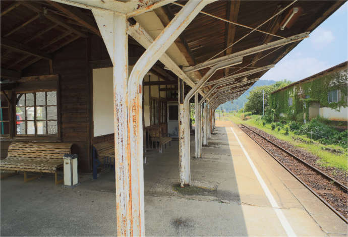 若桜鉄道の丹比駅プラットホーム