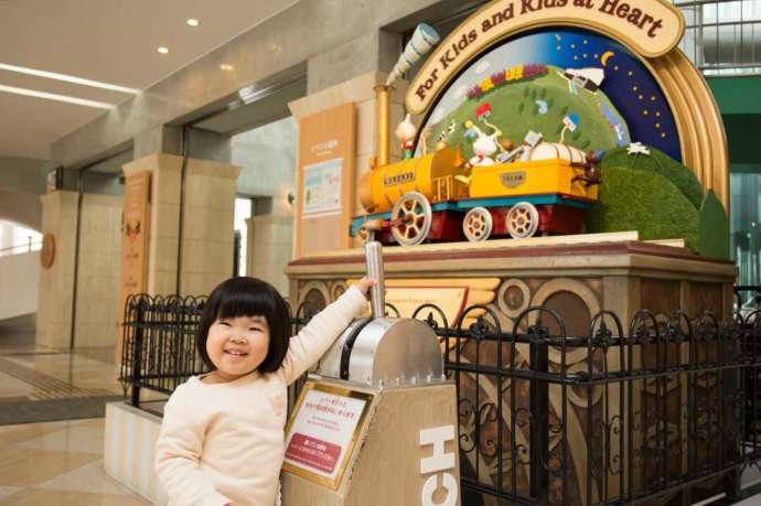 鳥取県にあるわらべ館の1階エントランス