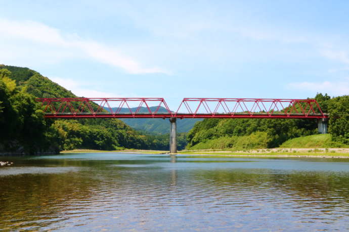 宮川と鮠川の大橋