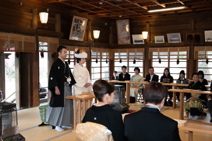 静岡県焼津市にある焼津神社の神前結婚式への参列