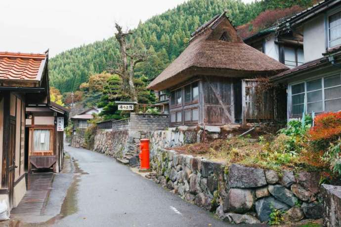 出雲湯村温泉にある旅館「湯之上館」の外観