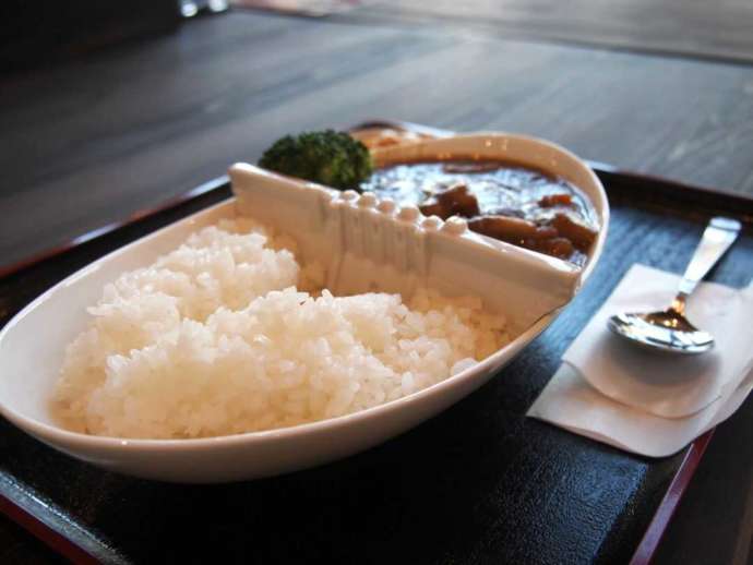 群馬県吾妻郡長野原町にある「道の駅 八ッ場ふるさと館」の八ッ場ダムカレー