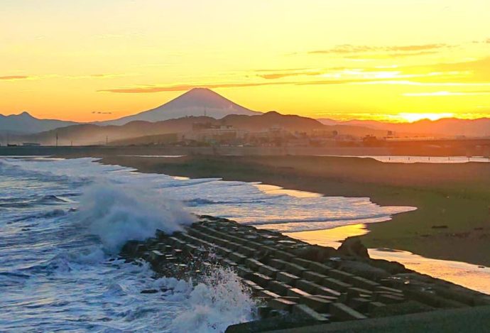 柳島キャンプ場近くの海から見える夕日