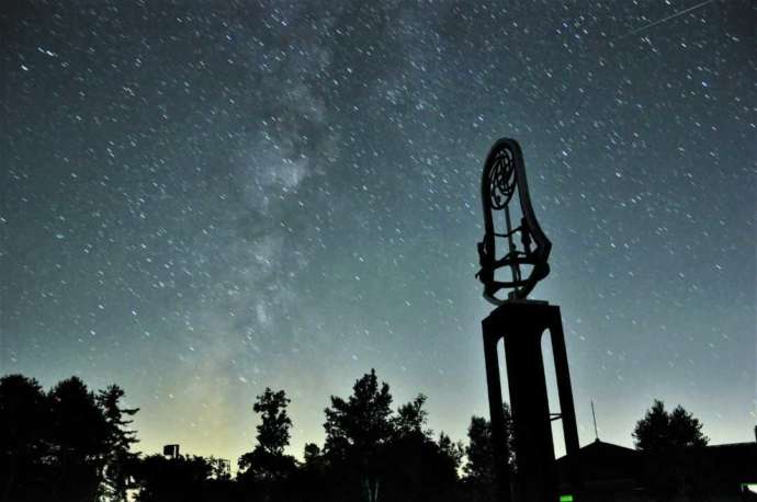 長野県諏訪郡原村の「八ヶ岳自然文化園」で眺めた星空