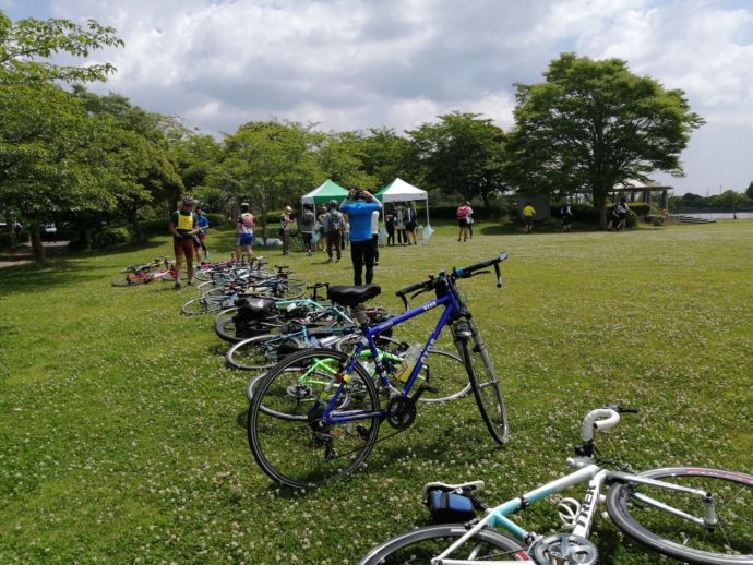 横芝光町でサイクリングを楽しむ人々