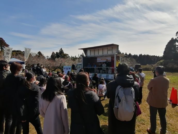 横芝光町で開催される「坂田城跡天空の梅まつり」の様子