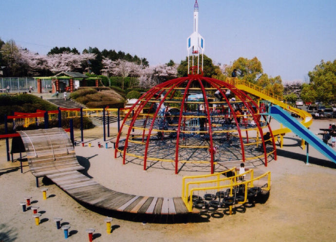 向麻山公園内の遊具