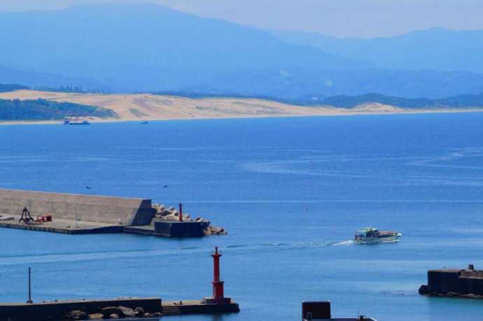 浦富海岸島めぐり遊覧船から見た砂丘