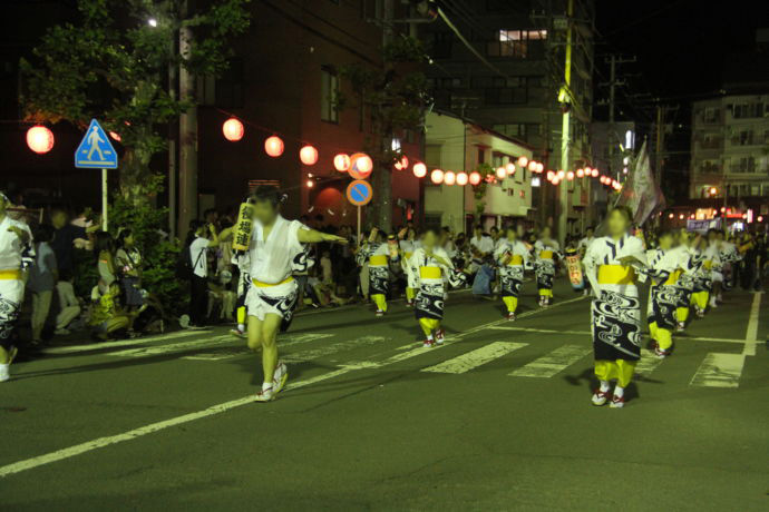 湯河原町のやっさまつり（踊り）