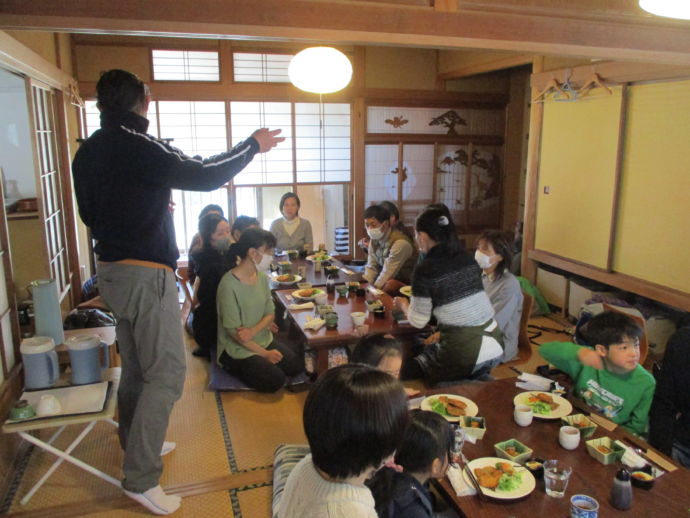 湯河原町の暮らし体験ツアー（食事風景）