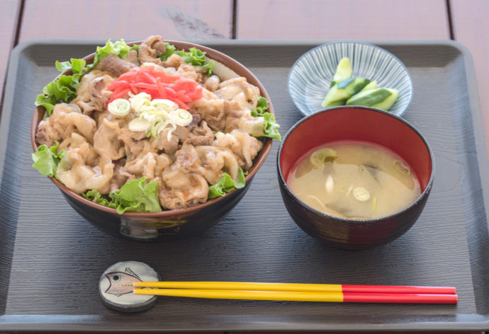 猪ばるで販売されている猪豚丼