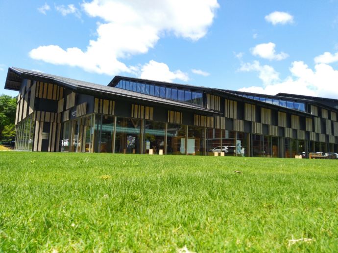 梼原町の梼原町立図書館「雲の上の図書館」