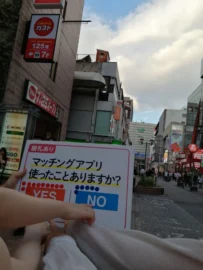 25.07.15街頭インタビューの様子