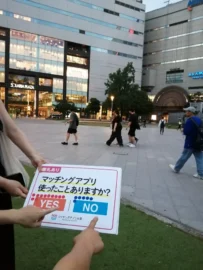 25.07.15街頭インタビューの様子