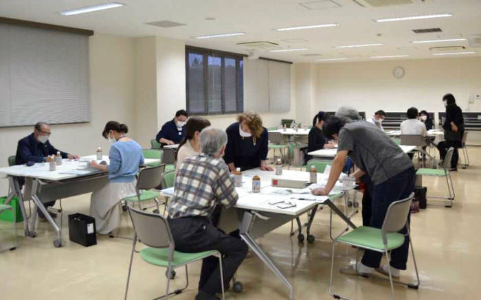 高岡地区広域圏事務組合が行う定例会の様子