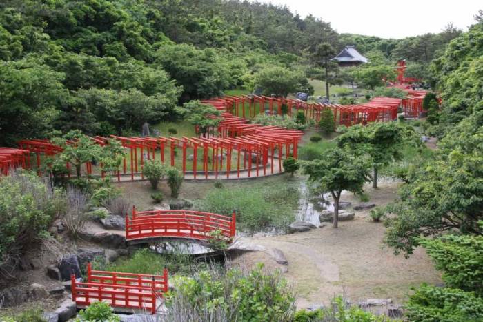 つがる市のデートスポット高山稲荷神社