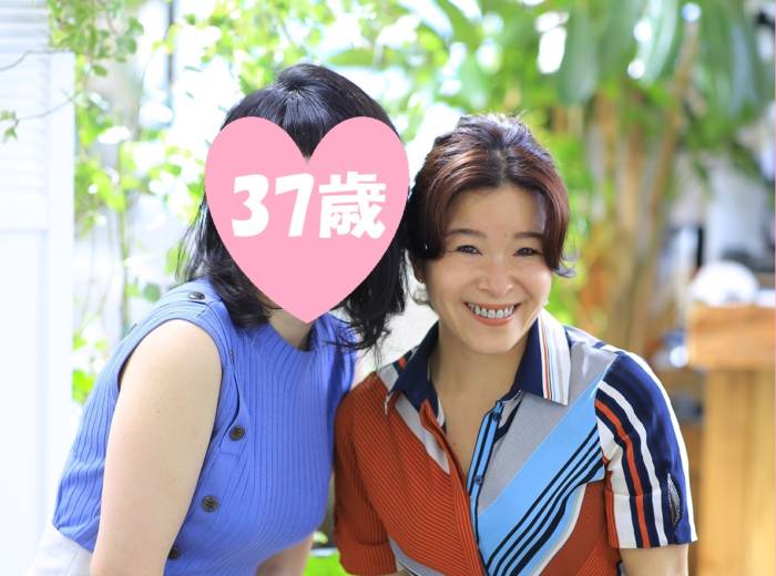 YUMI BRIDAL代表の粟井友美さんと会員様